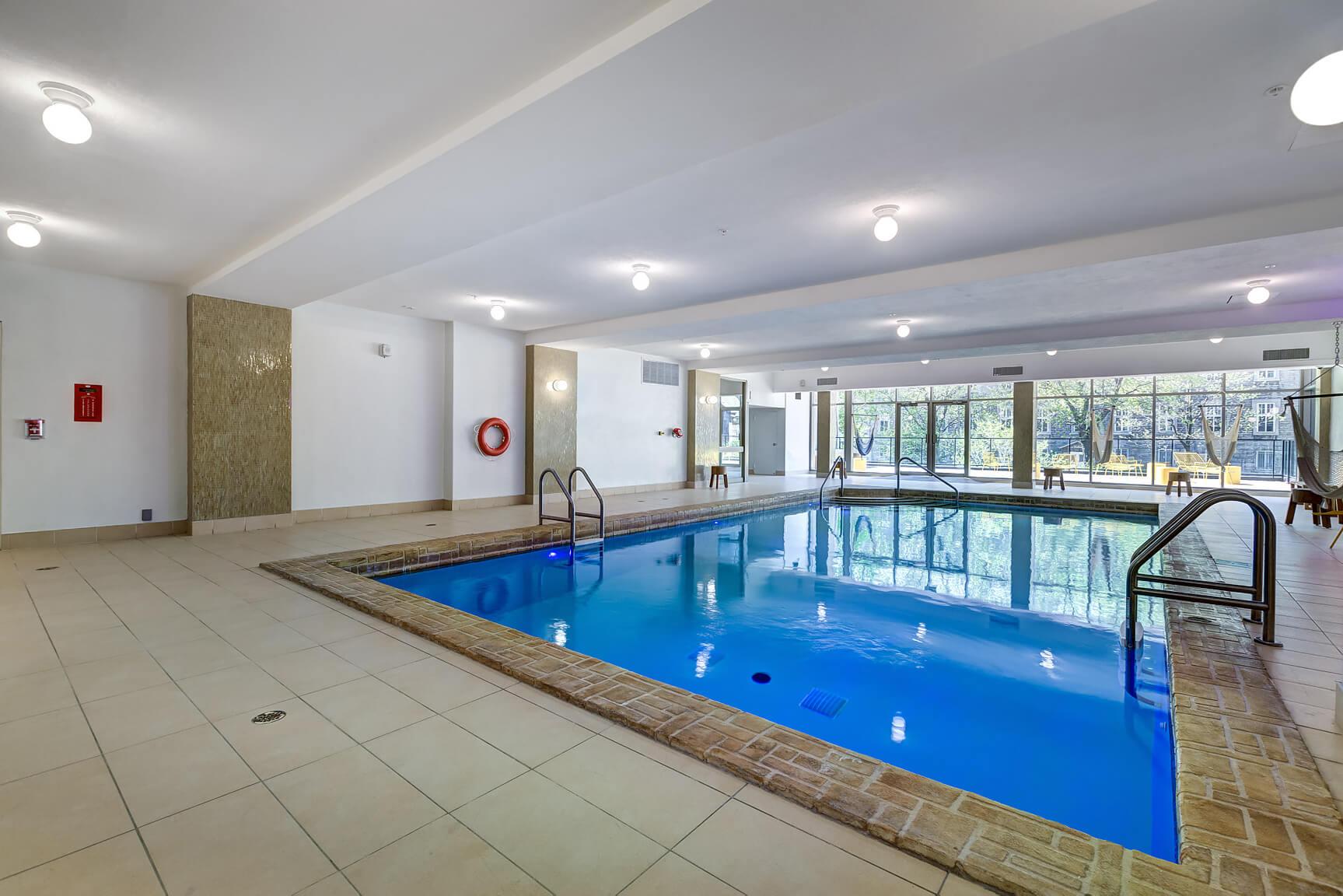 harrington-residence-dorchester-montreal-student-housing-pool