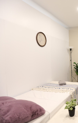 Single room bed with no window (house)