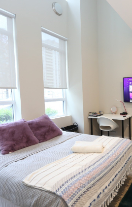 Single room with window (house) 