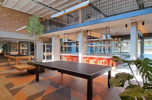 Iglu-SummerHill-Games-Lounge-Communal-Kitchen